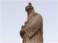 Leonardo da Vinci statue
